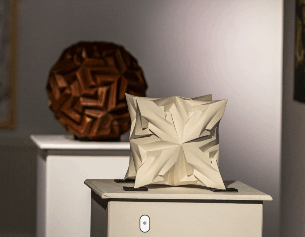 3D printed parametric sculpture embedded in an online design portfolio via BeeGraphy